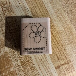 "Sew Sweet" sentiment Wooden Stamp